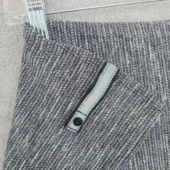 Lululemon One Size Vinyasa Women's Ribbed Knit Scarf Snap Buttons 21CT - Picture 4 of 6